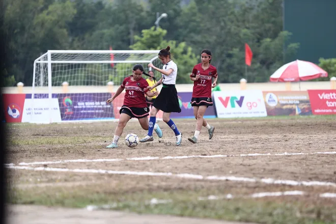 Đak Đoa thắng đậm Nghĩa Lộ, giành vé vào bán kết VTV Cup 2026 - Ảnh 1.