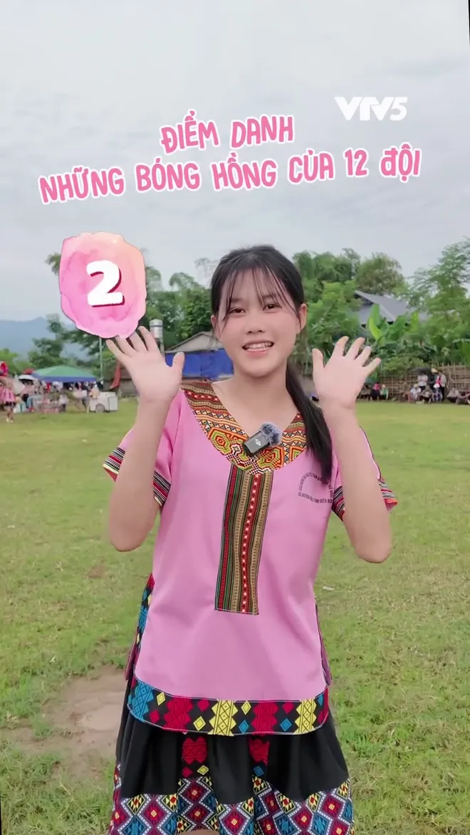 Dàn "hoa khôi" của 12 đội bóng đá nữ các dân tộc thiểu số Việt Nam - Ảnh 2.