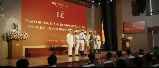 Lửa trắng - Tập cuối: Chuyên án Lửa trắng thành công, Cương đen trực tiếp nói yêu Mai- Ảnh 6.