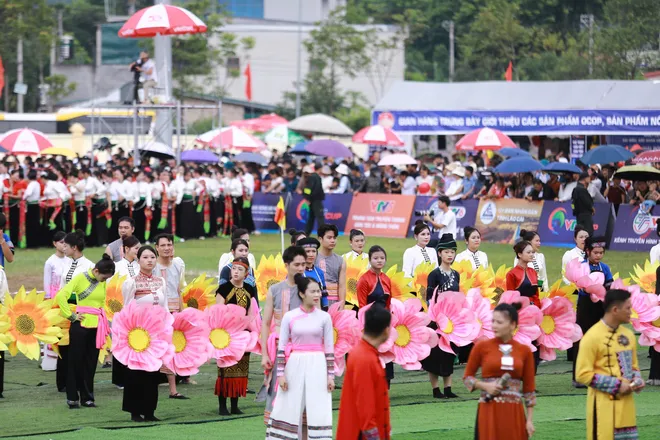 Khoảnh khắc bùng nổ của Chung kết Giải Bóng đá nữ các dân tộc thiểu số VTV Cup 2026 - Ảnh 3.
