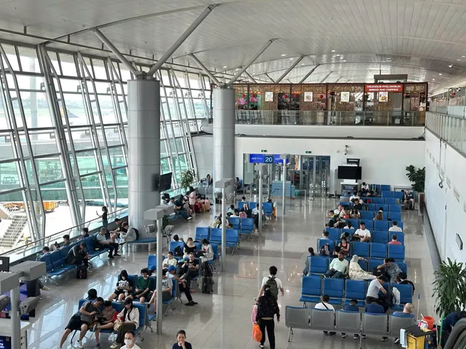 Nội Bài và Tân Sơn Nhất nhộn nhịp, không xảy ra tình trạng quá tải ngày đầu kỳ nghỉ lễ Quốc Khánh - Ảnh 9.