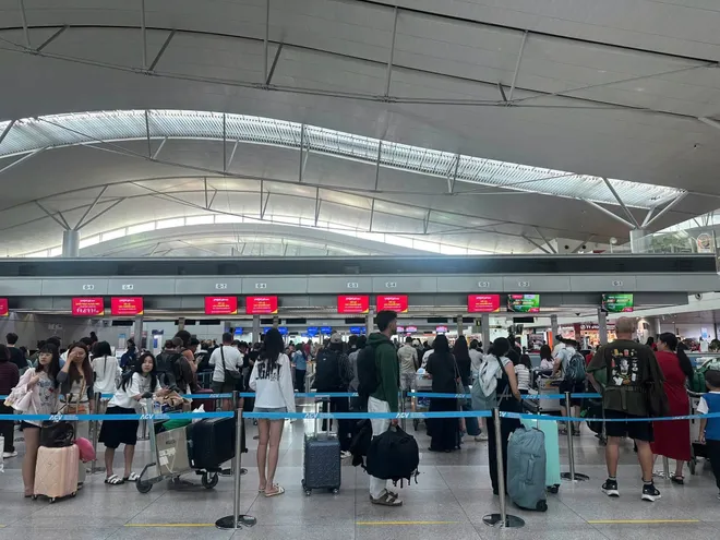 Nội Bài và Tân Sơn Nhất nhộn nhịp, không xảy ra tình trạng quá tải ngày đầu kỳ nghỉ lễ Quốc Khánh - Ảnh 10.