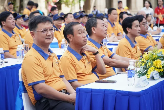 Hơn 1.000 người diễu h&agrave;nh xe đạp v&igrave; cộng đồng tại TP Hồ Ch&iacute; Minh - Ảnh 1.