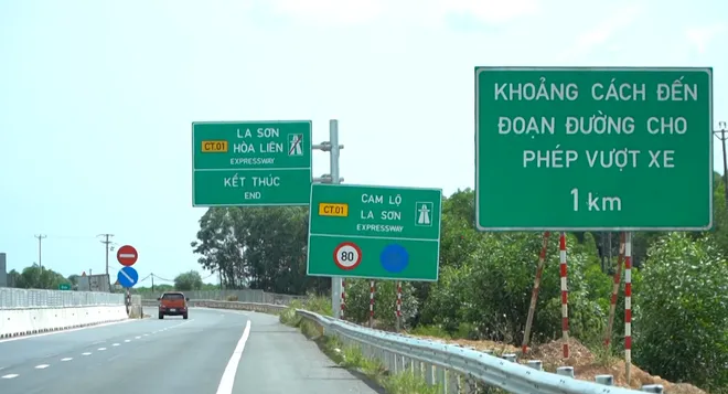 Dự án mở rộng cao tốc La Sơn – Hòa Liên về đích: Từng bước hoàn thiện hạ tầng giao thông kết nối liên vùng- Ảnh 2. Dự án mở rộng cao tốc La Sơn – Hòa Liên về đích: Từng bước hoàn thiện hạ tầng giao thông kết nối liên vùng- Ảnh 2.