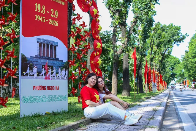 Quốc kh&aacute;nh 2/9: Người d&acirc;n n&ocirc; nức check-in mừng Tết Độc lập - Ảnh 11.