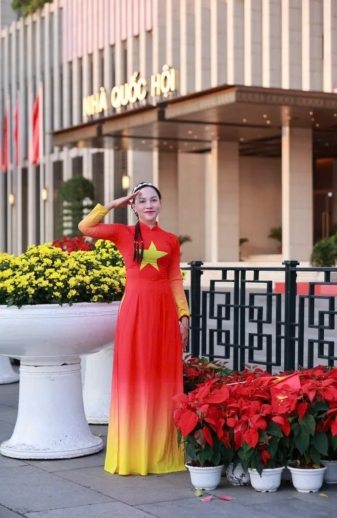 Quốc kh&aacute;nh 2/9: Người d&acirc;n n&ocirc; nức check-in mừng Tết Độc lập - Ảnh 4.