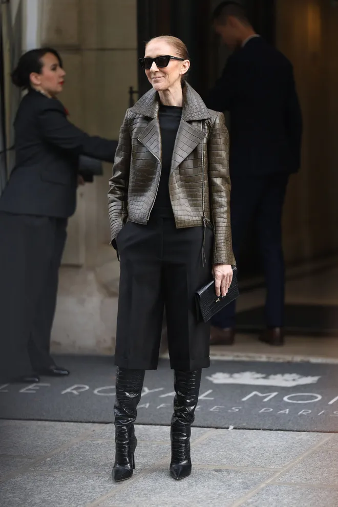 Celine Dion biến đường phố Paris thành sàn diễn thời trang - Ảnh 1.