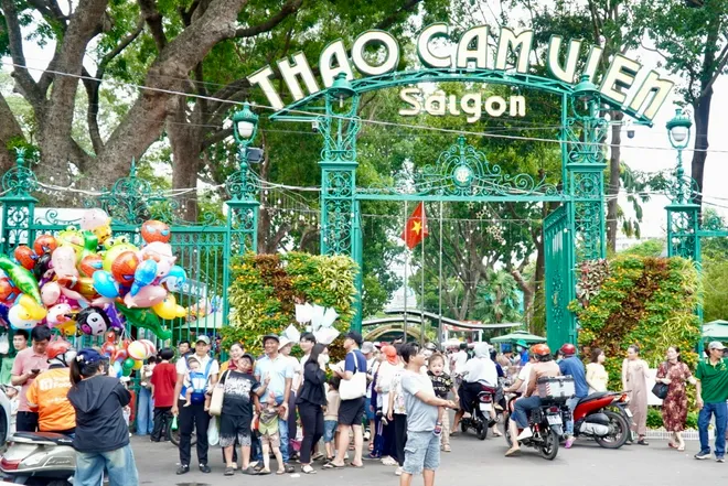 Du lịch TP Hồ Ch&iacute; Minh thu 4.900 tỷ trong dịp lễ Quốc kh&aacute;nh 2/9 - Ảnh 3.