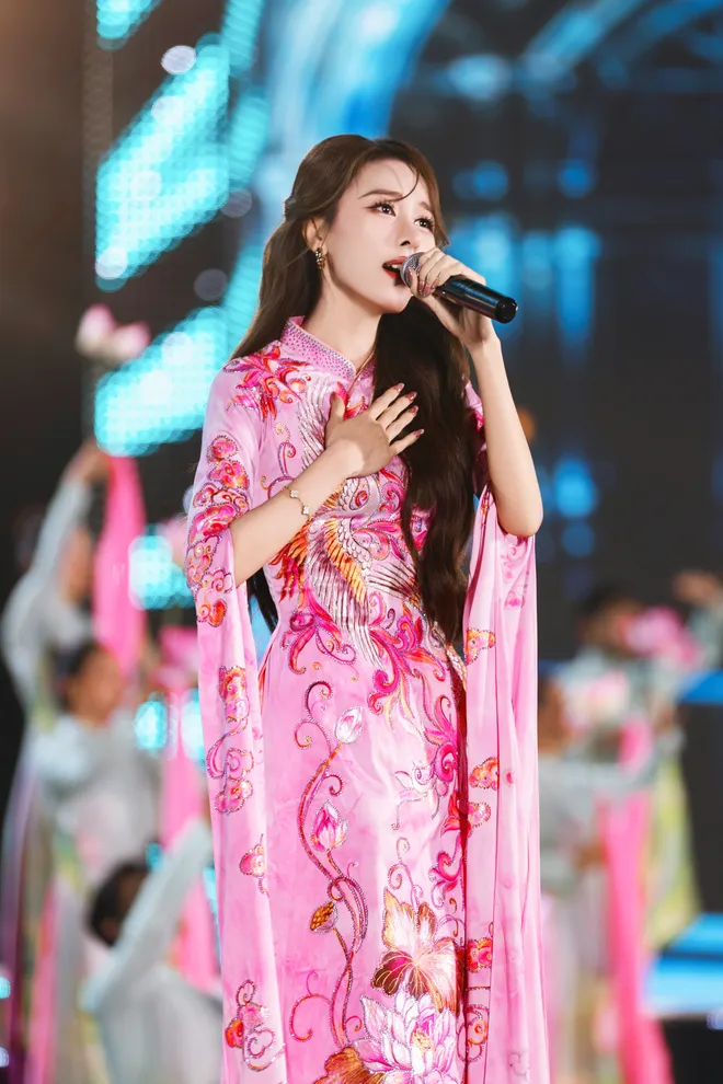 Miss World 2026: 111 thí sinh trình diễn văn hóa trên sân khấu hơn 110m tại Khánh Hòa- Ảnh 20. Miss World 2026: 111 thí sinh trình diễn văn hóa trên sân khấu hơn 110m tại Khánh Hòa- Ảnh 20.