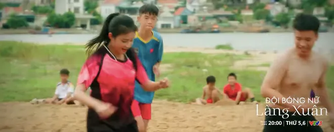 Đội bóng nữ làng Xuân - Tập 1: Ông Khiêm (Trung Anh) tức giận khi Minh (Thảo My) tự ý ký hợp đồng với công ty lạ- Ảnh 3.