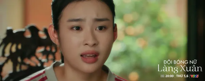 Đội bóng nữ làng Xuân - Tập 1: Ông Khiêm (Trung Anh) tức giận khi Minh (Thảo My) tự ý ký hợp đồng với công ty lạ- Ảnh 8.