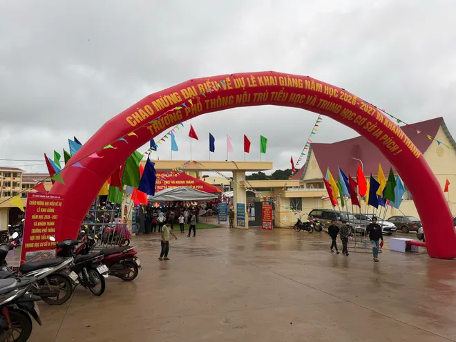 Cầu truyền hình Lễ khai giảng năm học và khánh thành trường phổ thông nội trú liên cấp tại các xã biên giới đất liền- Ảnh 1. Cầu truyền hình Lễ khai giảng năm học và khánh thành trường phổ thông nội trú liên cấp tại các xã biên giới đất liền- Ảnh 1.