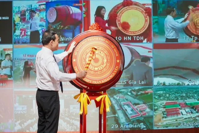 Niềm vui lớn của thầy trò trường THPT Trần Khai Nguyên trong ngày khai giảng - Ảnh 11.