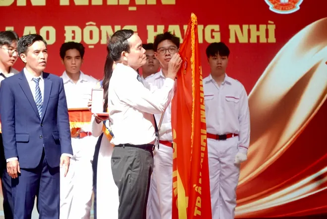 Niềm vui lớn của thầy trò trường THPT Trần Khai Nguyên trong ngày khai giảng - Ảnh 12.