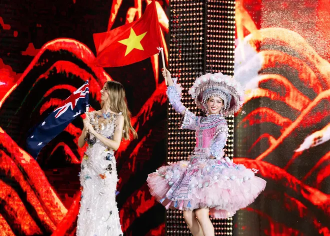 Đêm Chung kết Miss World lần thứ 73 tại Việt Nam:
Nhìn lại những khoảnh khắc đăng quang lịch sử dịp kỷ niệm 75 năm- Ảnh 5. Đêm Chung kết Miss World lần thứ 73 tại Việt Nam:
Nhìn lại những khoảnh khắc đăng quang lịch sử dịp kỷ niệm 75 năm- Ảnh 5.