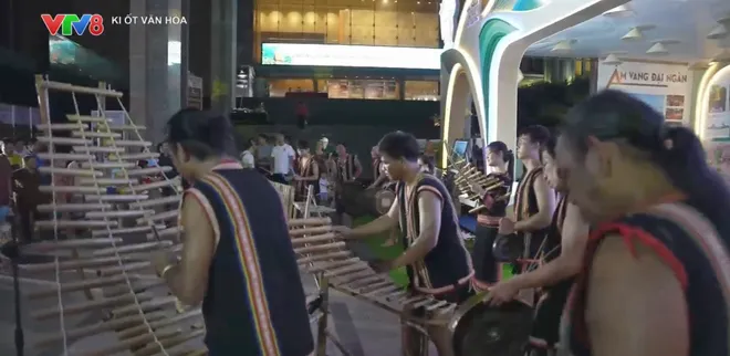Gia Lai: Triển lãm không gian du lịch, văn hóa mở rộng kết nối, lan tỏa giá trị địa phương- Ảnh 7. Gia Lai: Triển lãm không gian du lịch, văn hóa mở rộng kết nối, lan tỏa giá trị địa phương- Ảnh 7.