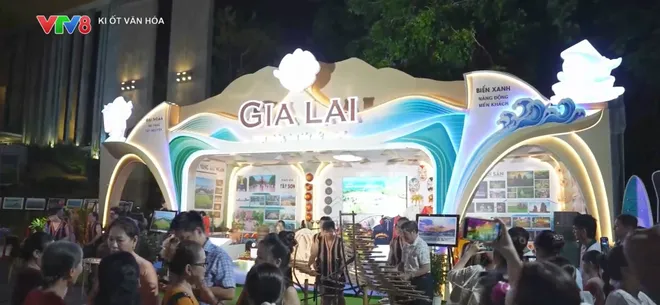Gia Lai: Triển lãm không gian du lịch, văn hóa mở rộng kết nối, lan tỏa giá trị địa phương- Ảnh 4. Gia Lai: Triển lãm không gian du lịch, văn hóa mở rộng kết nối, lan tỏa giá trị địa phương- Ảnh 4.