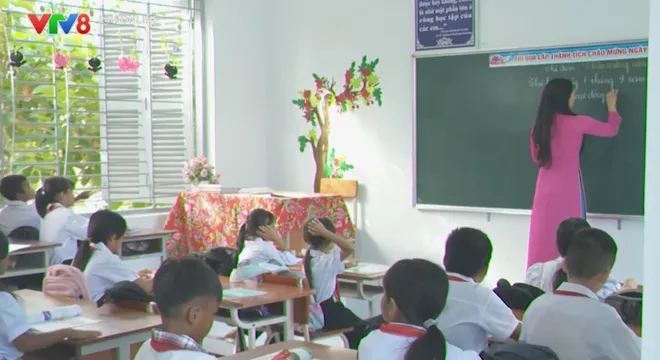 Miễn phí sách giáo khoa cho học sinh vùng khó khăn: Khánh Hòa tạo bước đệm nâng cao chất lượng giáo dục- Ảnh 2. Miễn phí sách giáo khoa cho học sinh vùng khó khăn: Khánh Hòa tạo bước đệm nâng cao chất lượng giáo dục- Ảnh 2.