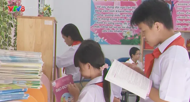 Miễn phí sách giáo khoa cho học sinh vùng khó khăn: Khánh Hòa tạo bước đệm nâng cao chất lượng giáo dục- Ảnh 3. Miễn phí sách giáo khoa cho học sinh vùng khó khăn: Khánh Hòa tạo bước đệm nâng cao chất lượng giáo dục- Ảnh 3.