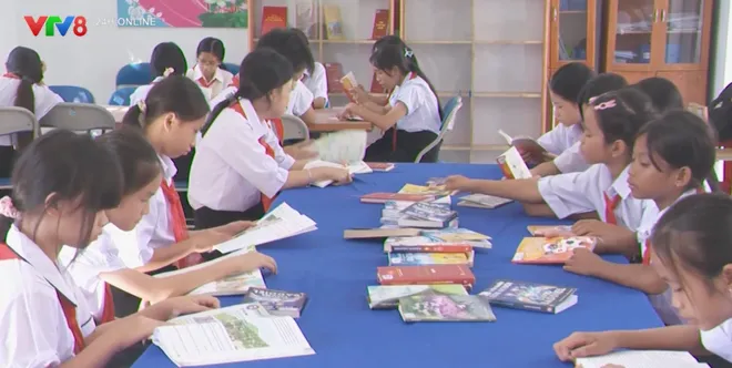 Miễn phí sách giáo khoa cho học sinh vùng khó khăn: Khánh Hòa tạo bước đệm nâng cao chất lượng giáo dục- Ảnh 5. Miễn phí sách giáo khoa cho học sinh vùng khó khăn: Khánh Hòa tạo bước đệm nâng cao chất lượng giáo dục- Ảnh 5.