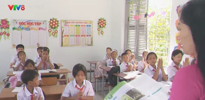 Miễn phí sách giáo khoa cho học sinh vùng khó khăn: Khánh Hòa tạo bước đệm nâng cao chất lượng giáo dục- Ảnh 4. Miễn phí sách giáo khoa cho học sinh vùng khó khăn: Khánh Hòa tạo bước đệm nâng cao chất lượng giáo dục- Ảnh 4.