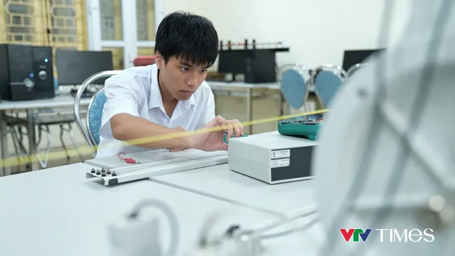 Nguyễn Nhật Minh: Phía sau điểm tuyệt đối 30/30 thi Vật lý quốc tế - Ảnh 5.