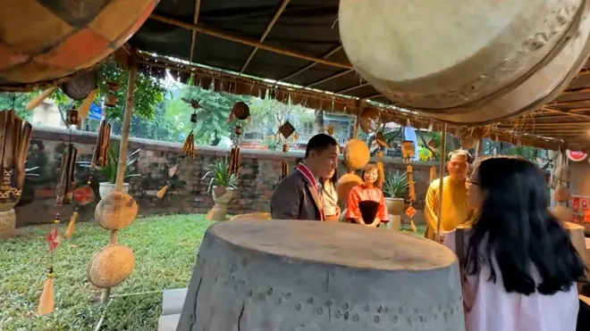 “Nhất trống - Một tiếng trống - Ngàn năm văn hiến”: Nhịp đập di sản giữa lòng di tích lịch sử- Ảnh 6. “Nhất trống - Một tiếng trống - Ngàn năm văn hiến”: Nhịp đập di sản giữa lòng di tích lịch sử- Ảnh 6.