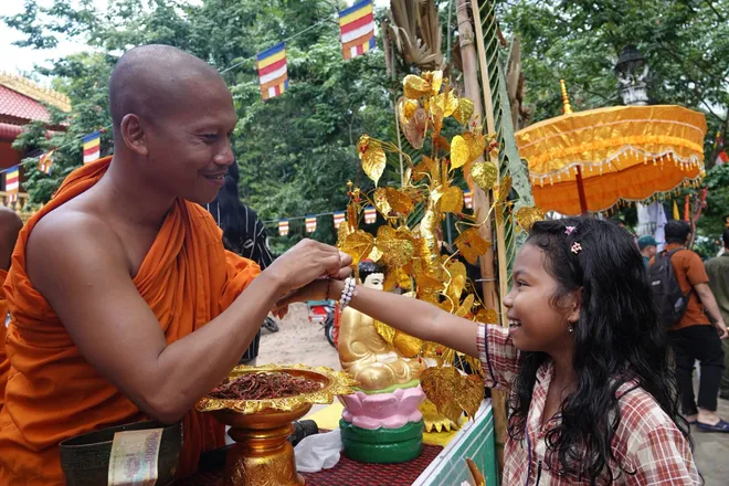 Những khuôn hình xuất sắc nhất “Khoảnh khắc đua bò Chùa Rô 2026” - Ảnh 13.