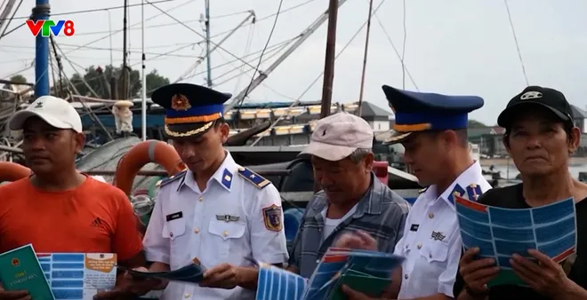 Mã QR theo tàu cá ra khơi- Ảnh 4. Mã QR theo tàu cá ra khơi- Ảnh 4.