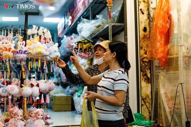 Thị trường Trung thu 2026: Đồ chơi truyền thống, handmade l&ecirc;n ng&ocirc;i - Ảnh 9.