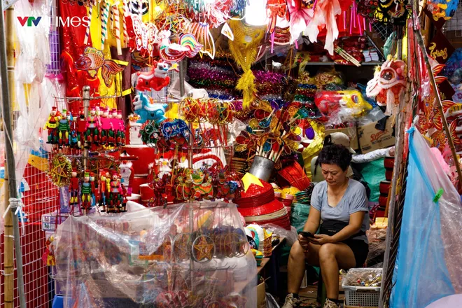 Thị trường Trung thu 2026: Đồ chơi truyền thống, handmade l&ecirc;n ng&ocirc;i - Ảnh 17.