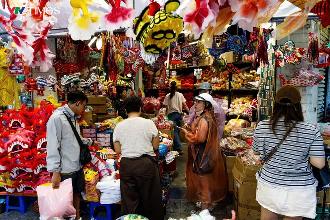 Thị trường Trung thu 2026: Đồ chơi truyền thống, handmade l&ecirc;n ng&ocirc;i - Ảnh 7.