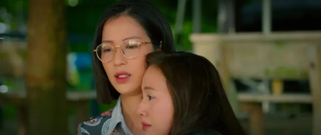 Mùa hè năm ấy - Tập 18: Phương rụng rời phát hiện bí mật mẹ giấu 8 năm qua- Ảnh 11.