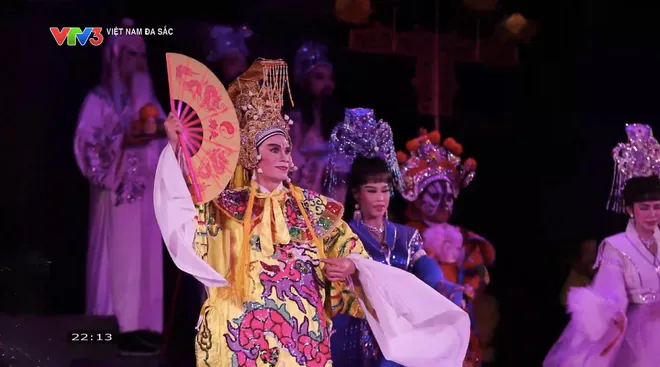 Việt Nam đa sắc: T&igrave;m lại h&agrave;o quang v&agrave; vẻ đẹp rực rỡ, lộng lẫy của nghệ thuật h&aacute;t bội - Ảnh 18.