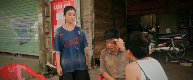 Đội bóng nữ làng Xuân - Tập 5: Muốn giúp Đào nhưng Minh càng làm mọi chuyện tệ hơn - Ảnh 29.