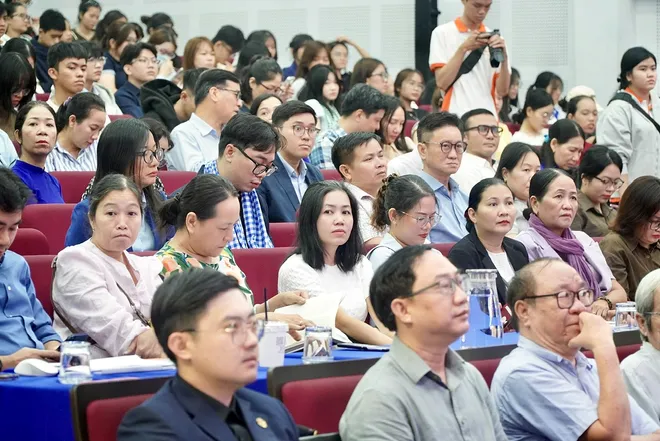 Đào tạo văn hoá thời AI: Công nghệ là đòn bẩy, bản sắc là gốc rễ - Ảnh 2.