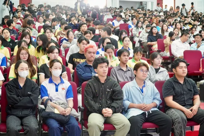 Đào tạo văn hoá thời AI: Công nghệ là đòn bẩy, bản sắc là gốc rễ - Ảnh 4.