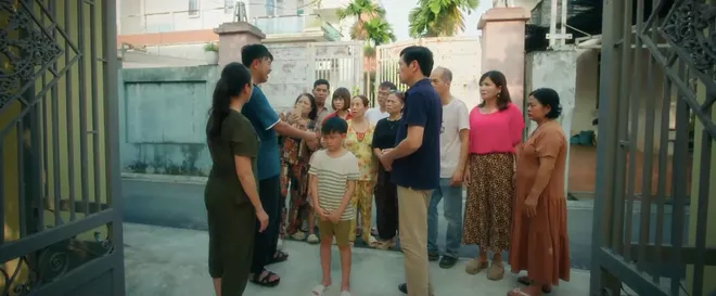 Đội bóng nữ làng Xuân - Tập 6: Minh không muốn truy cứu con trai Quốc (Tuấn Tú) - Ảnh 2.