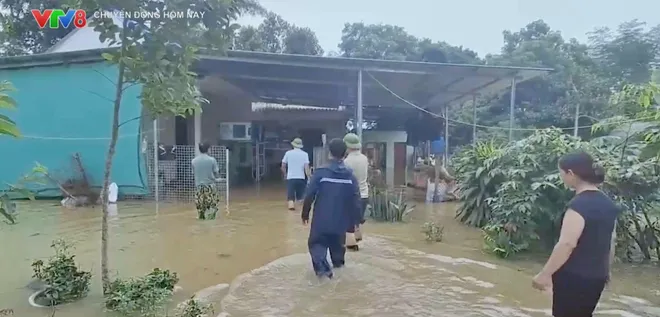 Ổn định đời sống nhân dân vùng ngập lụt, chủ động ứng phó thiên tai ở Thanh Hóa- Ảnh 7. Ổn định đời sống nhân dân vùng ngập lụt, chủ động ứng phó thiên tai ở Thanh Hóa- Ảnh 7.