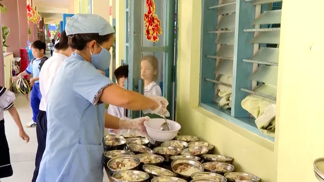 Nâng cao chất lượng bữa ăn bán trú sau sáp nhập tại Khánh Hòa- Ảnh 6. Nâng cao chất lượng bữa ăn bán trú sau sáp nhập tại Khánh Hòa- Ảnh 6.