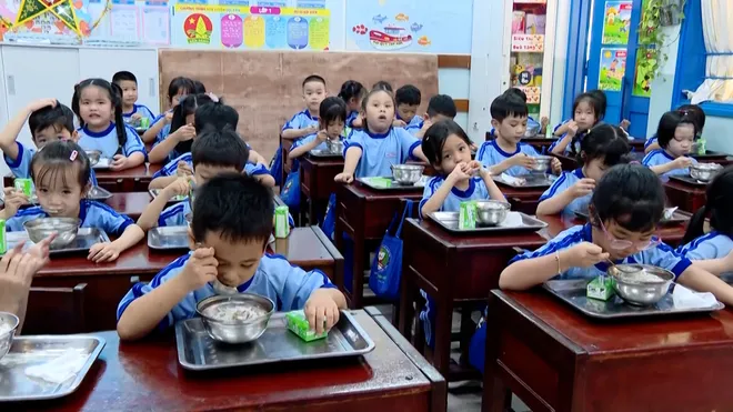 Nâng cao chất lượng bữa ăn bán trú sau sáp nhập tại Khánh Hòa- Ảnh 7. Nâng cao chất lượng bữa ăn bán trú sau sáp nhập tại Khánh Hòa- Ảnh 7.