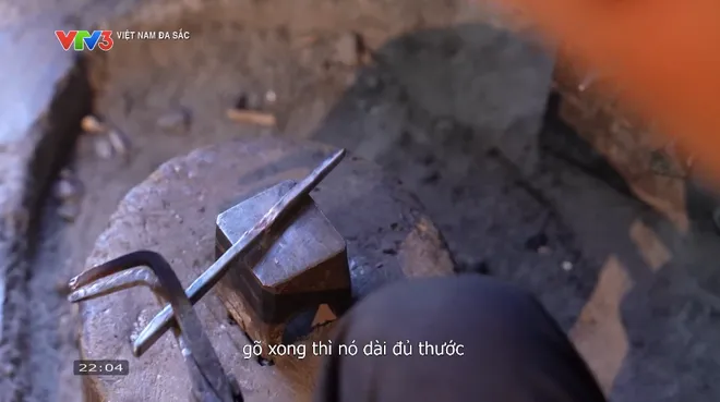 Việt Nam đa sắc: Chạm bạc Lao Xa - gìn giữ nghề chạm bạc truyền thống - Ảnh 8.