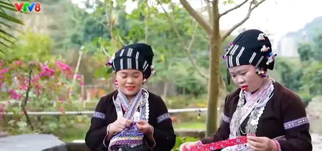 Nghề dệt truyền thống dân tộc Lự: Giữ nhịp thoi đưa, bảo tồn bản sắc văn hóa- Ảnh 2. Nghề dệt truyền thống dân tộc Lự: Giữ nhịp thoi đưa, bảo tồn bản sắc văn hóa- Ảnh 2.
