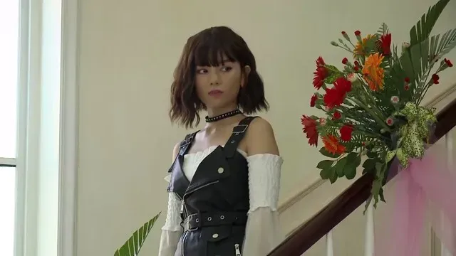 L&ecirc; Hạ Anh trở lại ấn tượng sau 'Mưa đỏ' - Ảnh 9.