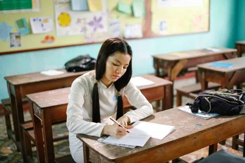 L&ecirc; Hạ Anh trở lại ấn tượng sau 'Mưa đỏ' - Ảnh 7.