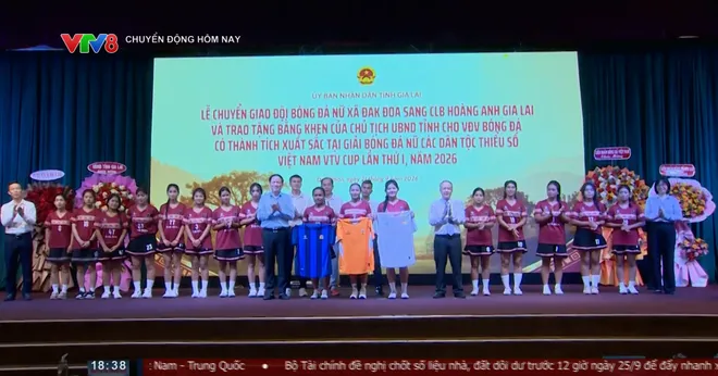 Gia Lai: Khen thưởng các vận động viên xuất sắc tại Giải bóng đá nữ các dân tộc thiểu số Việt Nam VTV Cup lần thứ I năm 2026- Ảnh 1. Gia Lai: Khen thưởng các vận động viên xuất sắc tại Giải bóng đá nữ các dân tộc thiểu số Việt Nam VTV Cup lần thứ I năm 2026- Ảnh 1.