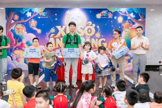 "Ngày hội đón trăng" tại VTV thu hút khoảng 3.400 lượt thiếu nhi, phụ huynh tham dự - Ảnh 10.