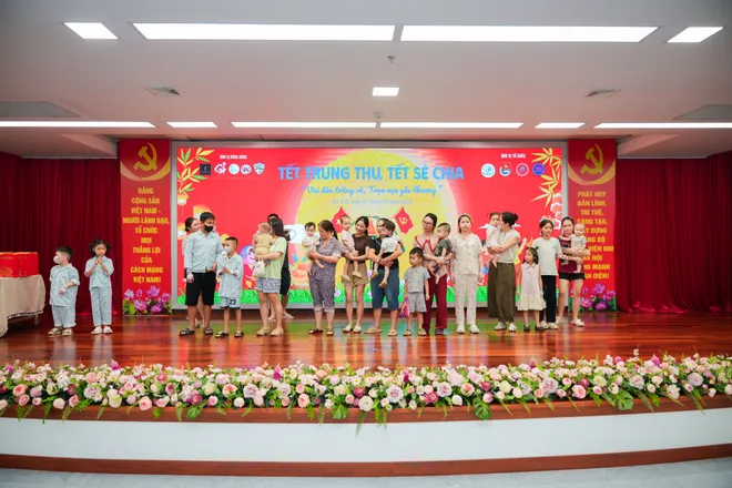 Tết Trung thu &ndash; Tết sẻ chia 2026 mang y&ecirc;u thương đến trẻ em kh&oacute; khăn - Ảnh 1.