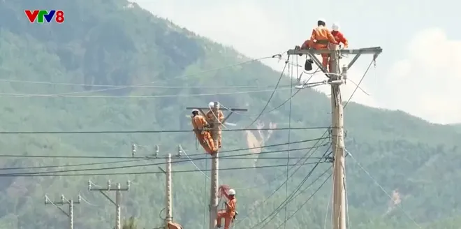 Bản lĩnh và sự chủ động của ngành điện Đắk Lắk trong ứng phó "sự cố kép" do thiên tai- Ảnh 1. Bản lĩnh và sự chủ động của ngành điện Đắk Lắk trong ứng phó "sự cố kép" do thiên tai- Ảnh 1.
