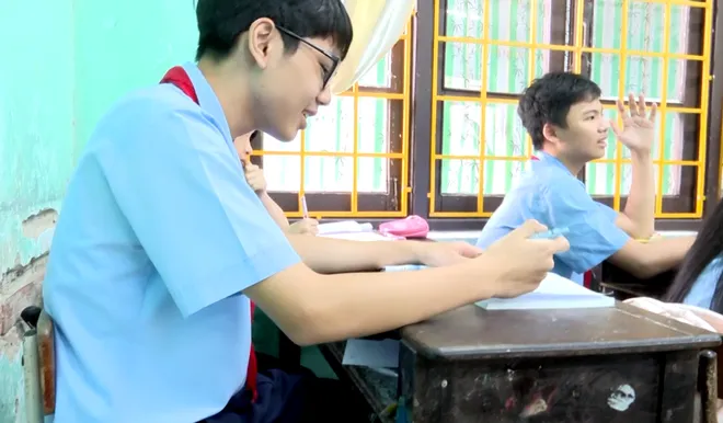 Nghịch lý bàn ghế học đường và bài toán phát triển tầm vóc quốc gia- Ảnh 3. Nghịch lý bàn ghế học đường và bài toán phát triển tầm vóc quốc gia- Ảnh 3.